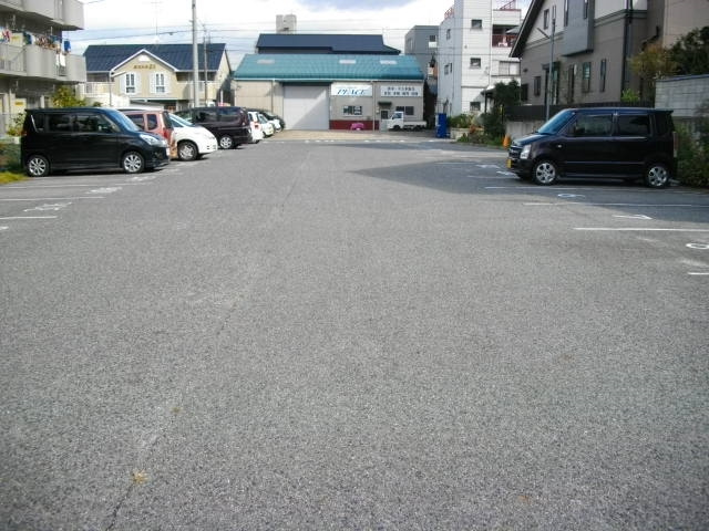 グリーンハイツ甲山の駐車場