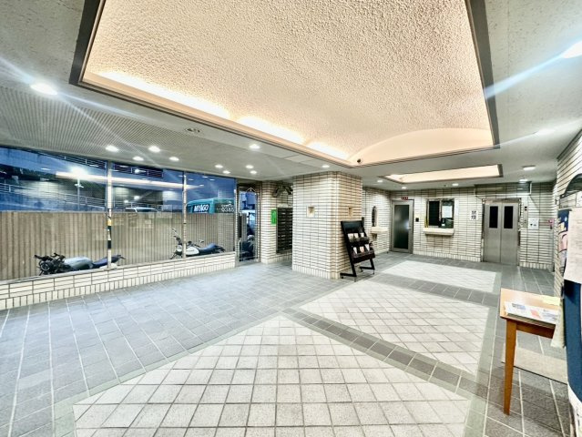 朝日プラザ国分町のエントランス