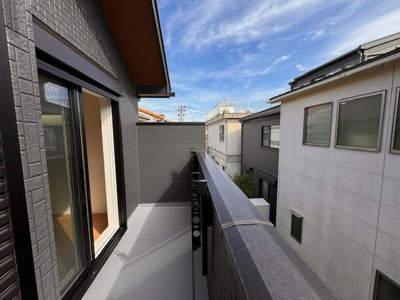 【バルコニー】 | FIRST TOWN第2守山区川北町全1棟【白沢小　守山北中】 | LINEから簡単お問合せ可能！
友達検索で@nqk7328tです！。