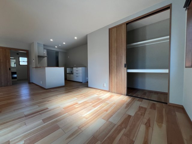 【居間・リビング】の画像