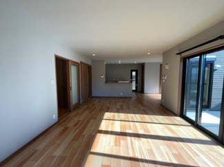 【居間・リビング】 | 鳴子２丁目　中古戸建