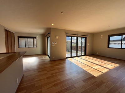 【居間・リビング】 | 鳴子２丁目　中古戸建