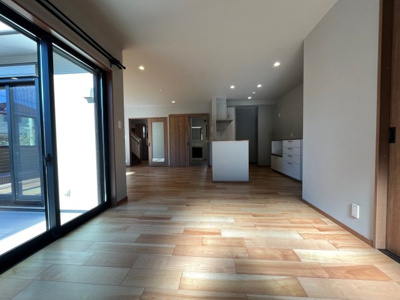 【居間・リビング】 | 鳴子２丁目　中古戸建