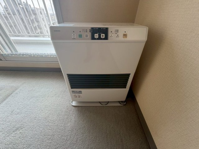 グランデュア北郷の冷暖房・空調設備|灯油ストーブ！