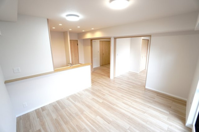 【居間・リビング】 | 【上質リノベ】藤和シティコープ舟入 | 室内（2025年11月21日12：00頃）撮影
