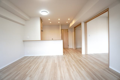 【居間・リビング】 | 【上質リノベ】藤和シティコープ舟入 | 室内（2025年11月21日12：00頃）撮影
