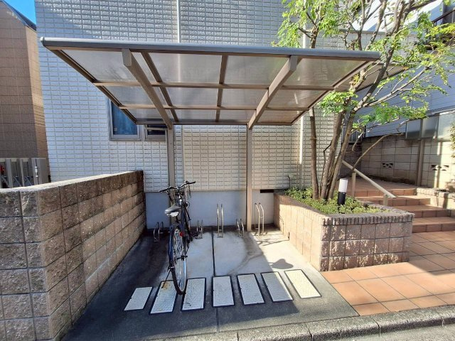 アザレア高円寺のその他共用部分|★屋根付き駐輪場★