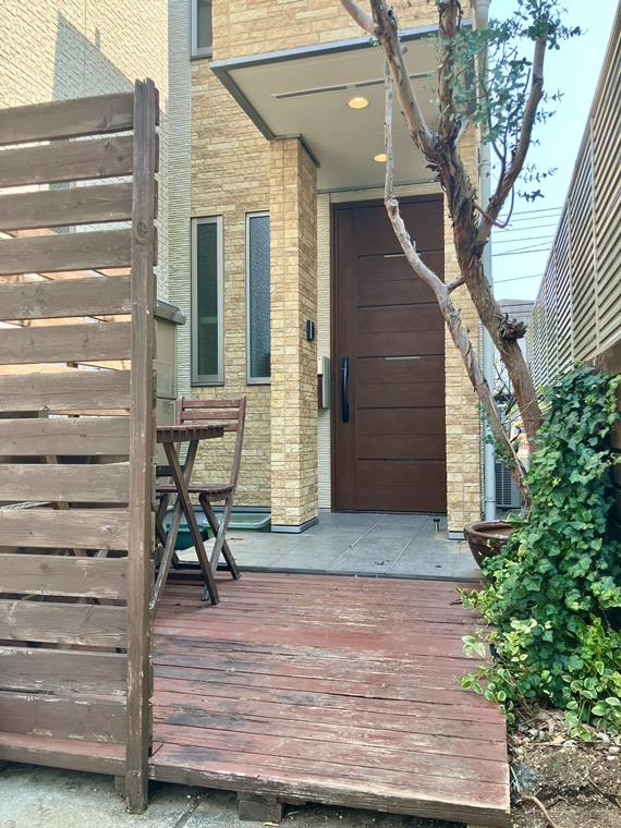 天沼戸建のエントランス