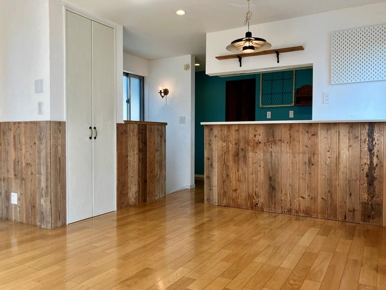 天沼戸建の居間・リビング