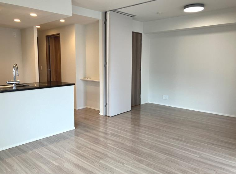 プレミスト横濱反町の居間・リビング