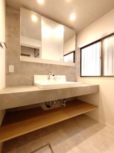 藤沢市大鋸3丁目　中古戸建の独立洗面台|独立洗面化粧台付き