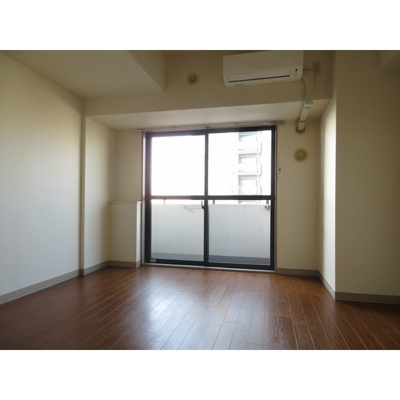 【居間・リビング】 | ソレイユ駒沢 | 洋室