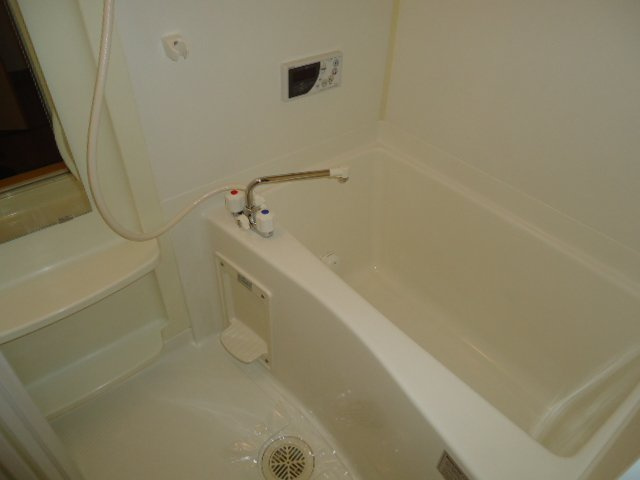 グランヴィレッジＳの浴室|追焚き付バス