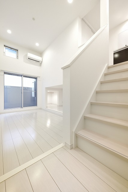 クラリエール　二瀬町の居間・リビング