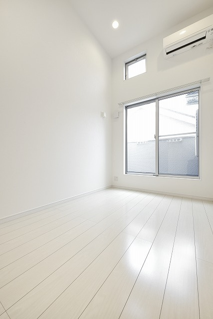 クラリエール　二瀬町の居間・リビング