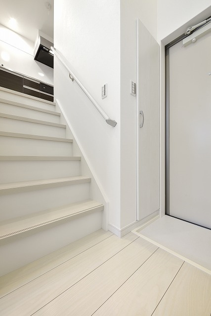 クラリエール　二瀬町の玄関