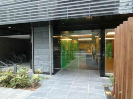 プレサンスジェネ浅草ＷＥＳＴのエントランス