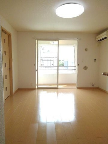 プルマンの内装|明るい室内です