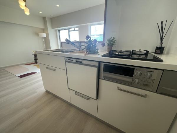 砧グリーンハイムのキッチン|キッチンスペースは広々しており、食洗器もついており、家事もはかどります♪
