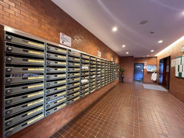 【その他共用部分】 | さんろーどダイヤモンドマンション | ポスト室も明るくて安心です