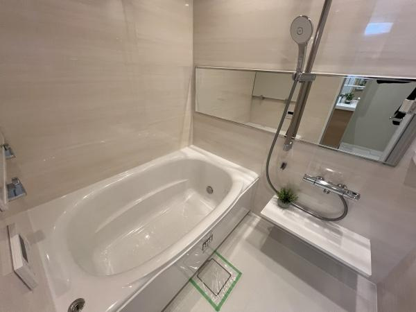 【浴室】 | さんろーどダイヤモンドマンション | ゆったりとお過ごしいただけるバスルームです。心と身体の疲れを癒してくれる安らぎの空間♪