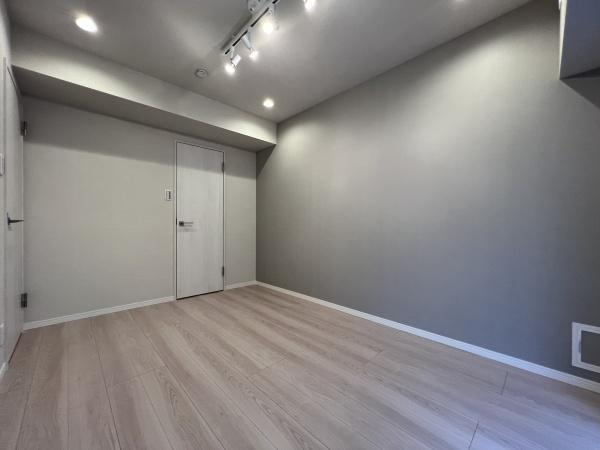 【洋室】 | さんろーどダイヤモンドマンション | 白とナチュラルの落ち着いたカラーセレクトです
