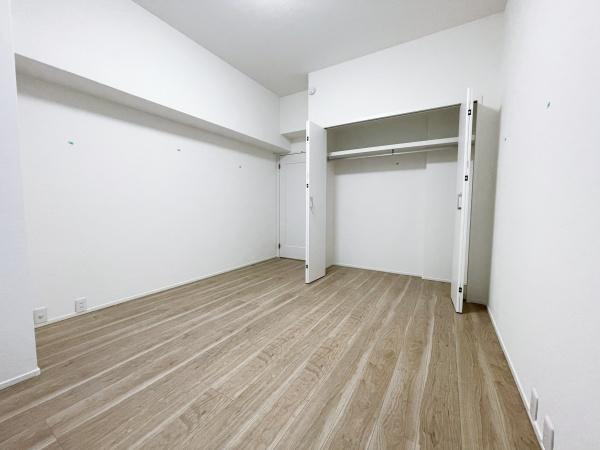 グランフォルム藤が丘の洋室|居室に収納スペースあります