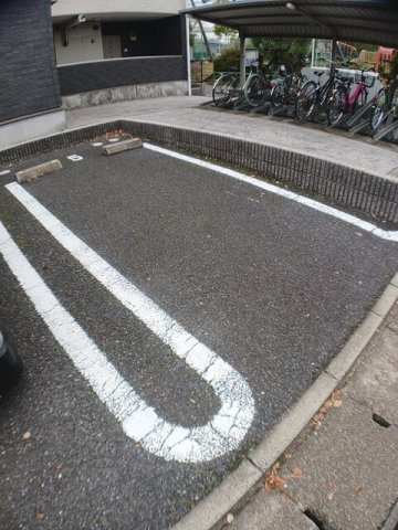 アスティオンの駐車場