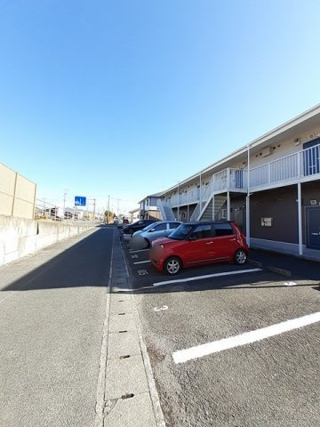 六田アパートＨＡＭＡＤＡの駐車場