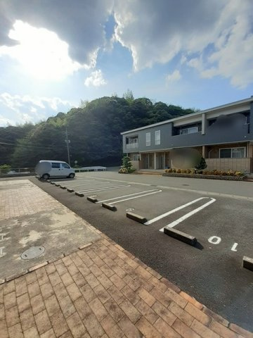 アルカ　デ　ヌエースＢの駐車場