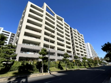 ベイシティ新浦安C棟の外観