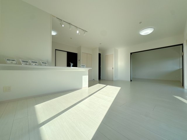 【居間・リビング】 | アースコートディアテラス三ヶ森☆仲介手数料無料☆