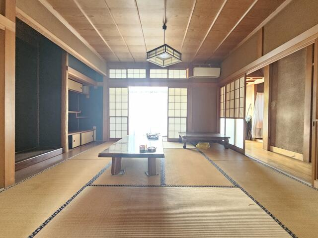 瑞浪市土岐町の中古一戸建の和室|和室8帖（北東側）