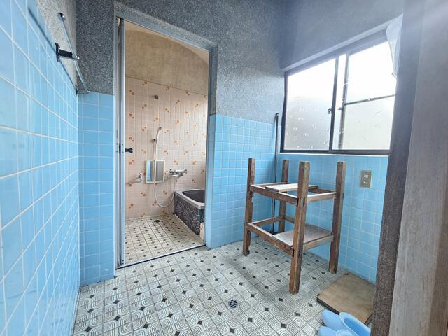 瑞浪市土岐町の中古一戸建の脱衣所|ランドリースペース