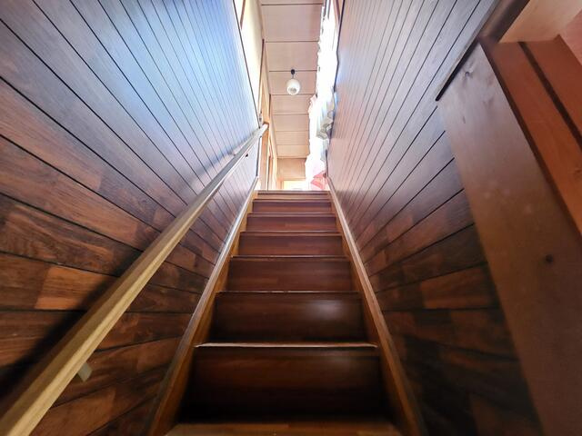 瑞浪市土岐町の中古一戸建のその他|階段