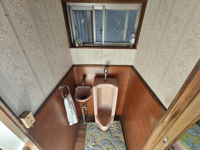 瑞浪市土岐町の中古一戸建のトイレ