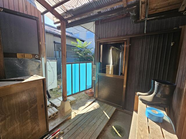 瑞浪市土岐町の中古一戸建の玄関|離れの玄関