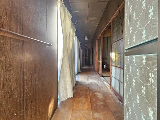 瑞浪市土岐町の中古一戸建のエントランス|廊下