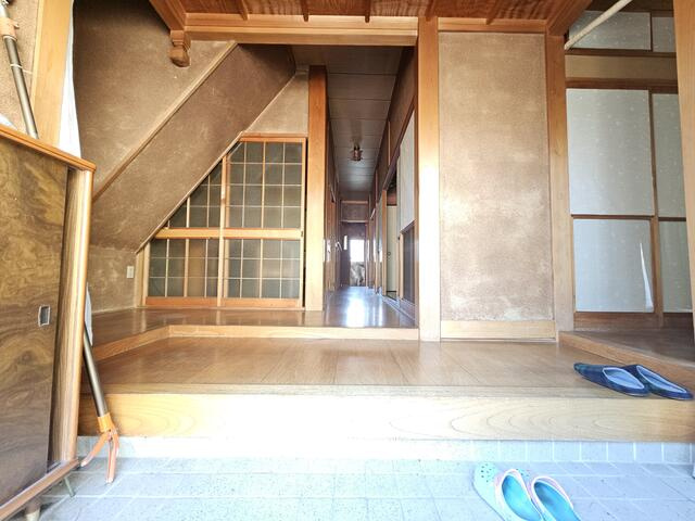 瑞浪市土岐町の中古一戸建の玄関|玄関土間
