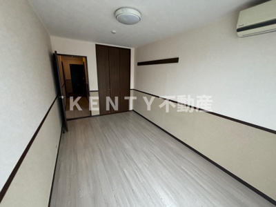 【寝室】 | アパートメントカヤ | 落ち着いた色調の寝室です