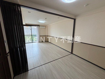 【居間・リビング】 | アパートメントカヤ | おしゃれなリビングです