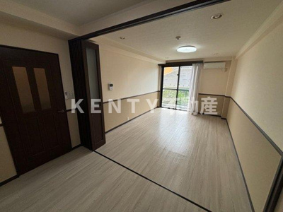 【居間・リビング】 | アパートメントカヤ | ゆったり過ごせる居間です