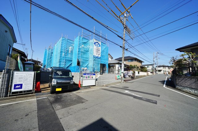 【横浜市旭区今宿2丁目3-5全2棟新築戸建て】★仲介手数料無料★（中沢小学校・旭中学校）の前面道路含む現地写真