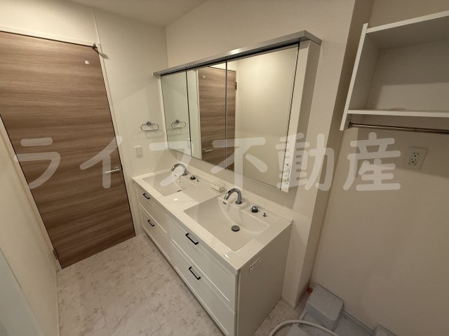 クラシスト東中本の独立洗面台|使いやすい独立洗面台です