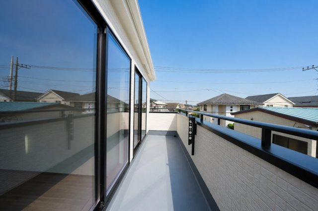 【横浜市旭区今宿2丁目3-5全2棟新築戸建て】★仲介手数料無料★（中沢小学校・旭中学校）のバルコニー