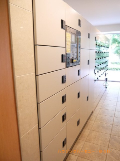 【その他共用部分】 | 目白ガーデニア | 宅配ボックスもあるので、不在時も安心です。