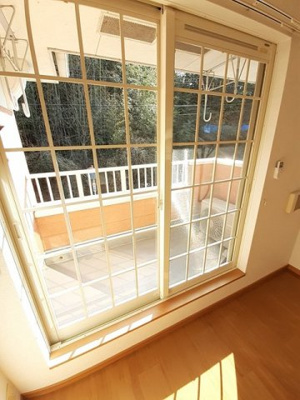 【バルコニー】 | ラフィネＡ | バルコニーからの眺めを楽しみながら食事をしませんか