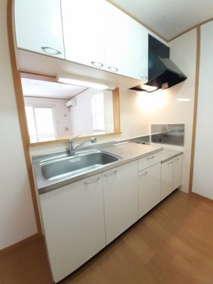 【キッチン】 | ラフィネＡ | コンパクトなキッチンで掃除もラクラク