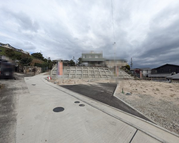 【前面道路含む現地写真】