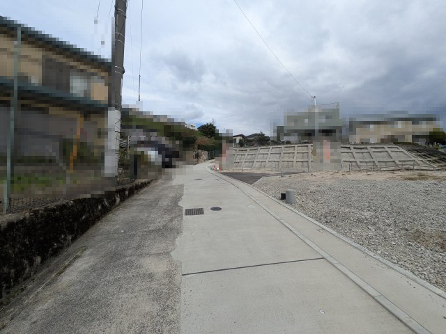 【前面道路含む現地写真】